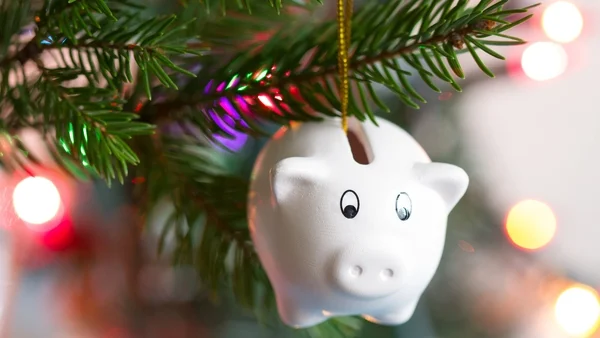 15 ways to spend less this Christmas