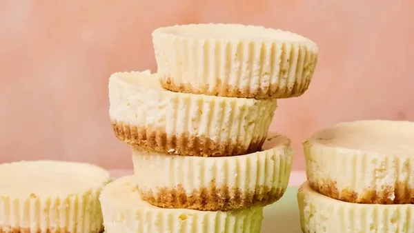 Mini vanilla New York-style cheesecake recipe